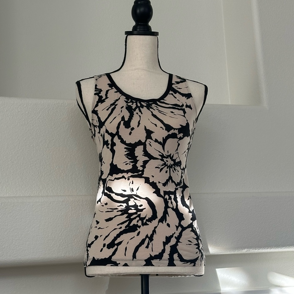 Banana Republic Black and Cream Floral Tank Top Size XS